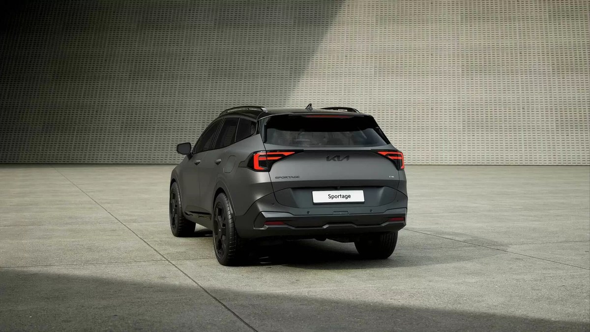 Đuôi xe New Sportage Hybrid với cản sau thể thao