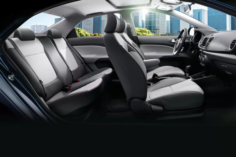 Khoang nội thất của Kia Soluto